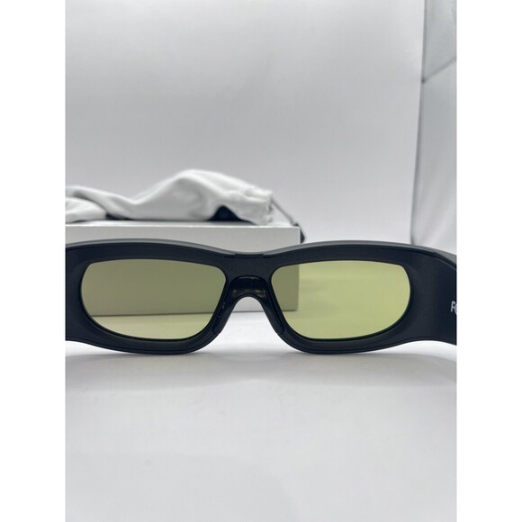 Quantum Univ 3D G5 IR and Bluetooth Glasses w/ charger, Glasses Case, & Manual - Picture 3 of 4